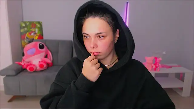 Snapshot of queenofthesense_ chatting on October 13, 2025, 3:01 pm queenofthesense  online show from October 13, 2025, 3:01 pm