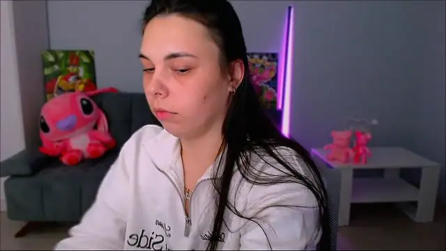 Snapshot of queenofthesense_ chatting on October 24, 2025, 5:42 pm queenofthesense  online show from October 24, 2025, 5:42 pm