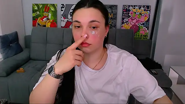 queenofthesense  online show from March 15, 2026, 10:32 am