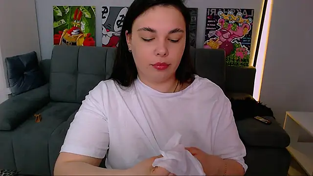 queenofthesense  online show from March 18, 2026, 11:46 am