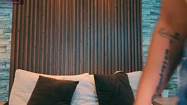 leilapons online show from March 4, 2026, 5:08 pm