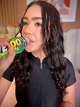 noa moon online show from February 4, 2026, 2:39 am