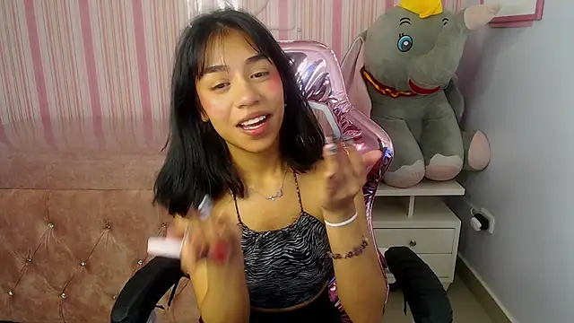 Snapshot of cristal11_ch chatting on September 30, 2025, 10:37 pm cristal11 ch online show from September 30, 2025, 10:37 pm