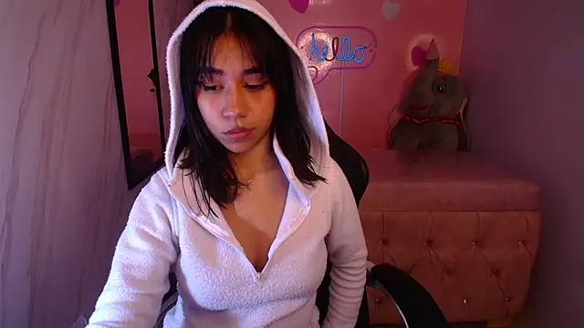 Snapshot of cristal11_ch chatting on October 18, 2025, 11:00 am cristal11 ch online show from October 18, 2025, 11:00 am