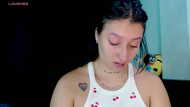 EVAH LEE  online show from June 30, 2026, 3:18 am