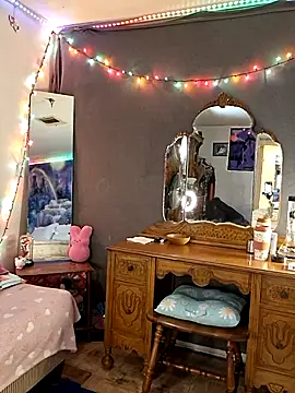 Snapshot of PeachyAriel chatting on April 8, 2026, 3:56 pm PeachyAriel online show from April 8, 2026, 3:56 pm