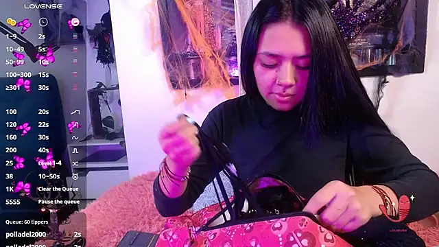 hellenngp online show from October 28, 2025, 8:33 pm