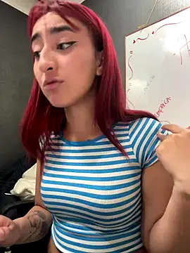 Snapshot of JuliethaDemon_ chatting on October 7, 2025, 1:52 pm JuliethaDemon  online show from October 7, 2025, 1:52 pm