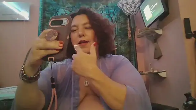 Snapshot of lil-gemini-hippy chatting on May 6, 2026, 5:03 am lil-gemini-hippy online show from May 6, 2026, 5:03 am