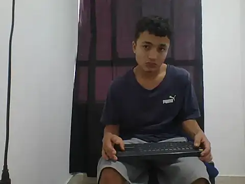 Snapshot of yissus_20_ chatting on October 16, 2025, 2:51 pm yissus 20 online show from October 16, 2025, 2:51 pm