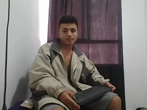 Snapshot of yissus_20_ chatting on October 17, 2025, 8:44 pm yissus 20 online show from October 17, 2025, 8:44 pm