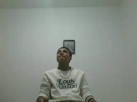 Snapshot of yissus_20_ chatting on November 25, 2025, 4:01 am yissus 20 online show from November 25, 2025, 4:01 am