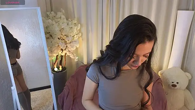 Snapshot of Janet_Jee chatting on October 13, 2025, 11:21 am Janet Jee online show from October 13, 2025, 11:21 am