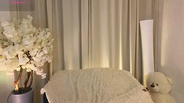 Janet Jee online show from November 19, 2025, 11:43 am