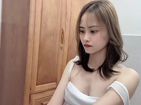 Snapshot of Truclynk1702 chatting on September 17, 2025, 4:19 pm Truclynk1702 online show from September 17, 2025, 4:19 pm