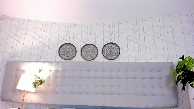 MiaCoopper online show from September 12, 2025, 7:58 pm