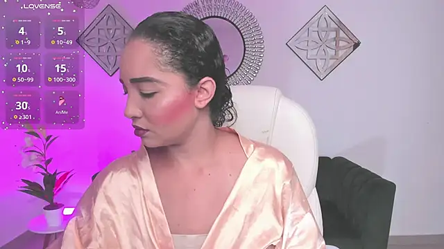 Snapshot of Sharon_breezee chatting on October 5, 2025, 1:59 am Sharon breezee online show from October 5, 2025, 1:59 am