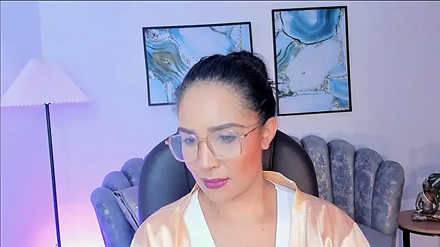 Snapshot of Sharon_breezee chatting on October 26, 2025, 10:25 pm Sharon breezee online show from October 26, 2025, 10:25 pm