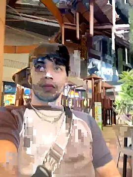 enzo vittale03  online show from September 30, 2025, 10:15 pm