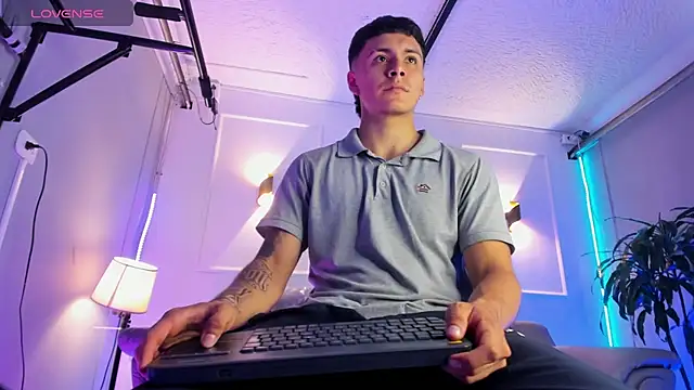 Leo santoro online show from April 30, 2026, 1:50 pm