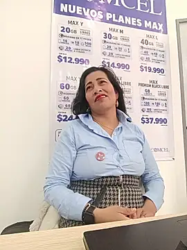 Snapshot of PAULA20- chatting on November 10, 2025, 1:54 pm PAULA20- online show from November 10, 2025, 1:54 pm