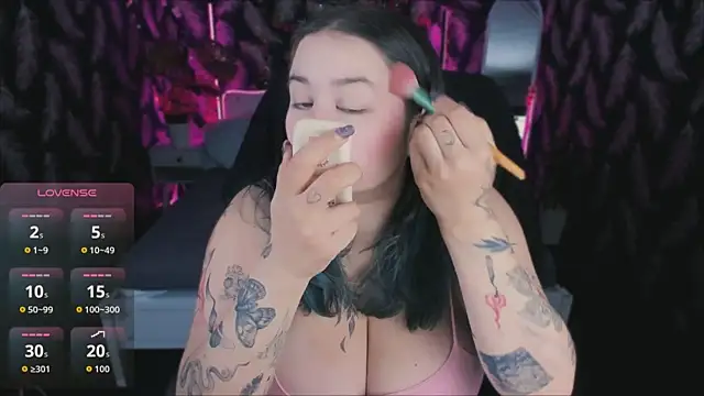 Snapshot of Mira_Fyre chatting on September 21, 2025, 9:27 pm Mira Fyre online show from September 21, 2025, 9:27 pm