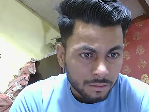 ursdreamperson online show from April 24, 2026, 2:36 am