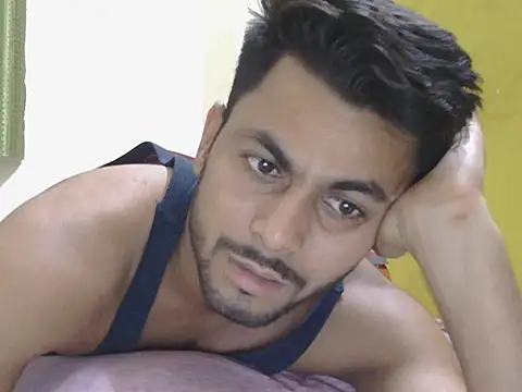 ursdreamperson online show from May 6, 2026, 1:49 pm