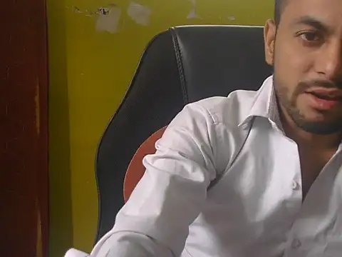 ursdreamperson online show from June 16, 2026, 1:19 am