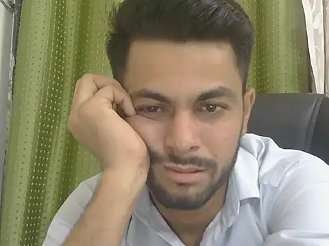 ursdreamperson online show from June 19, 2026, 1:10 am