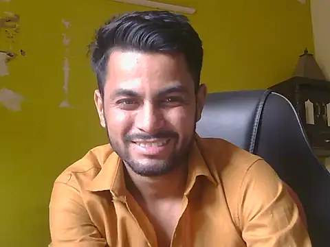 ursdreamperson online show from June 22, 2026, 2:57 am