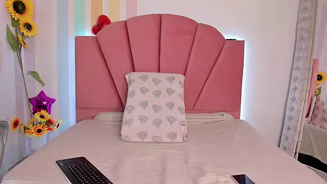 Snapshot of Amy_Bunnie_18 chatting on October 17, 2025, 9:28 pm Amy Bunnie 18 online show from October 17, 2025, 9:28 pm