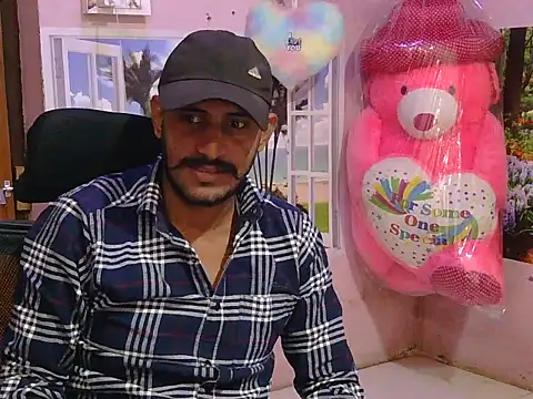 krishjaat43 online show from December 18, 2025, 5:52 pm