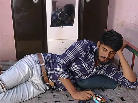 krishjaat43 online show from June 12, 2026, 5:28 am