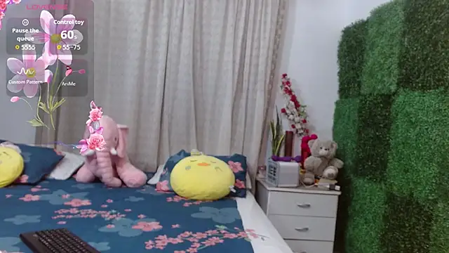 Snapshot of angelly__kate chatting on October 28, 2025, 1:42 am angelly  kate online show from October 28, 2025, 1:42 am