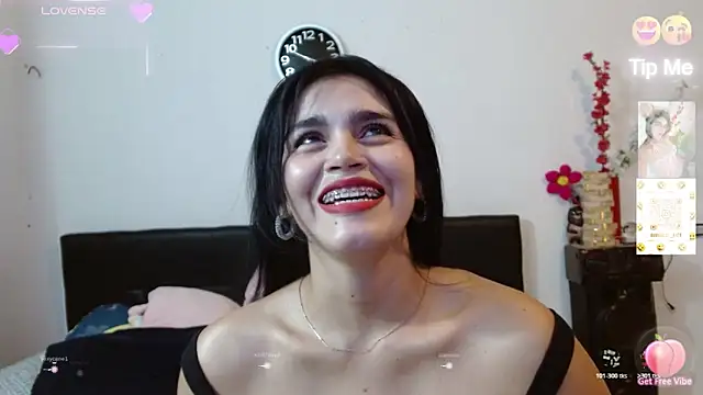 angelly  kate online show from November 19, 2025, 2:55 am