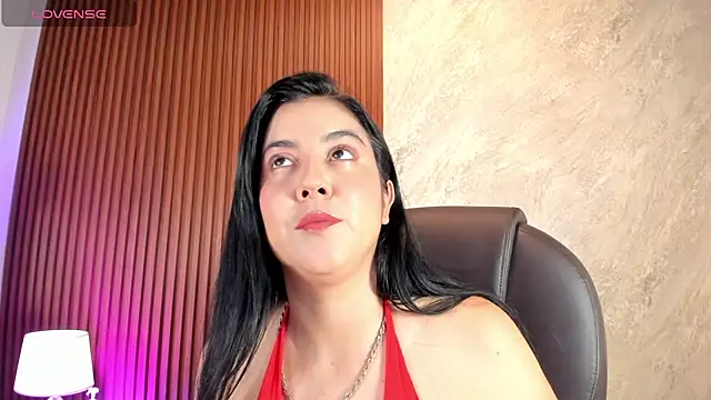 Snapshot of _Cris_Spicy_ chatting on October 24, 2025, 7:43 pm Cris Spicy online show from October 24, 2025, 7:43 pm