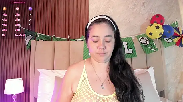  Cris Spicy  online show from June 17, 2026, 8:21 pm
