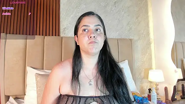  Cris Spicy  online show from July 14, 2026, 6:57 pm