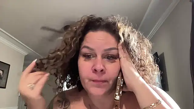 Snapshot of number1slut chatting on October 6, 2025, 3:42 pm number1slut online show from October 6, 2025, 3:42 pm