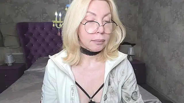 Snapshot of Wendy_Waves chatting on May 10, 2026, 12:21 pm Wendy Waves online show from May 10, 2026, 12:21 pm