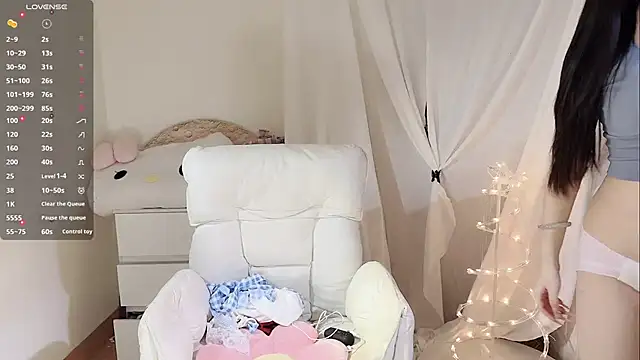 Snapshot of MM-feifei chatting on October 18, 2025, 3:46 pm MM-feifei online show from October 18, 2025, 3:46 pm