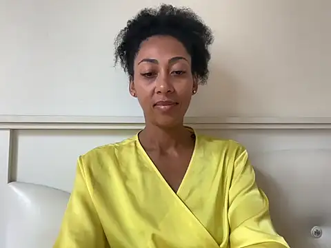 Vaylisse online show from September 19, 2025, 4:03 am