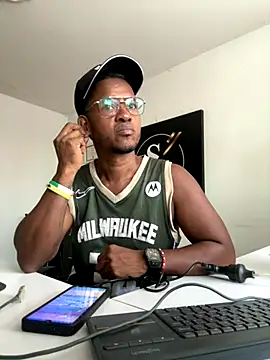 Snapshot of AndyCalifornia1 chatting on September 27, 2025, 1:27 pm AndyCalifornia1 online show from September 27, 2025, 1:27 pm