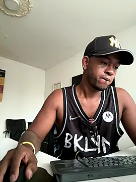 Snapshot of AndyCalifornia1 chatting on October 1, 2025, 12:33 pm AndyCalifornia1 online show from October 1, 2025, 12:33 pm