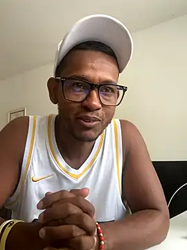 Snapshot of AndyCalifornia1 chatting on October 4, 2025, 4:05 pm AndyCalifornia1 online show from October 4, 2025, 4:05 pm