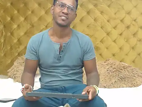 Snapshot of AndyCalifornia1 chatting on October 17, 2025, 11:57 am AndyCalifornia1 online show from October 17, 2025, 11:57 am
