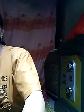 Phuongphuongg online show from September 18, 2025, 1:35 pm