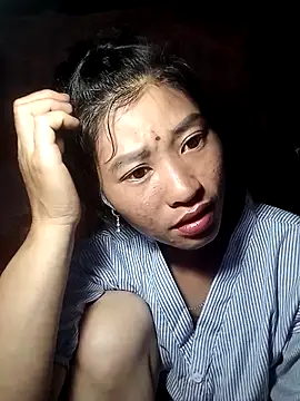 Phuongphuongg online show from October 14, 2025, 1:45 pm