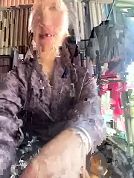 Snapshot of Nhung584 chatting on April 12, 2026, 2:16 am Nhung584 online show from April 12, 2026, 2:16 am